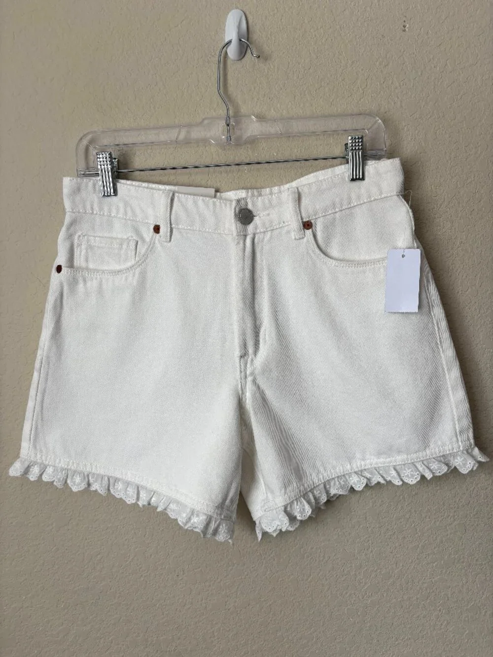 Blank NYC Boho Lace Trim Bone White Jean Shorts NEW